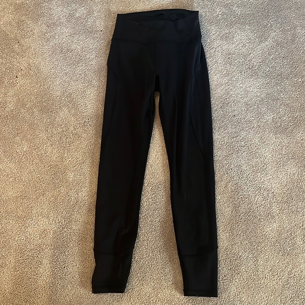 In movement HR lululemon tight 25’’